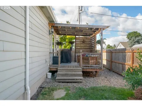 285 E 3rd Avenue Junction City OR 97448