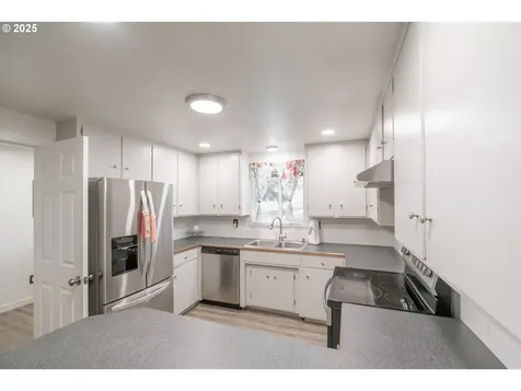 731 29th Avenue SE Albany OR 97322