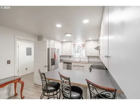 731 29th Avenue SE Albany OR 97322