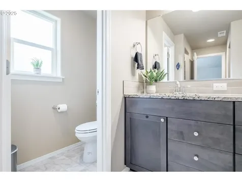579 SE Vandenbosch Street Dallas OR 97338
