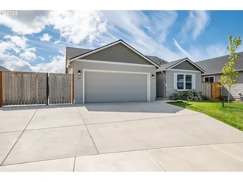 579 SE Vandenbosch Street Dallas OR 97338