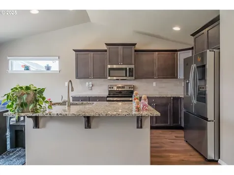 579 SE Vandenbosch Street Dallas OR 97338
