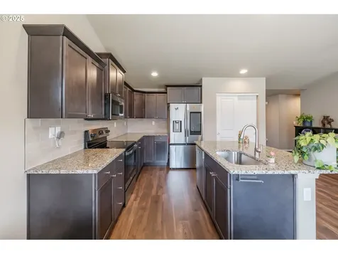 579 SE Vandenbosch Street Dallas OR 97338