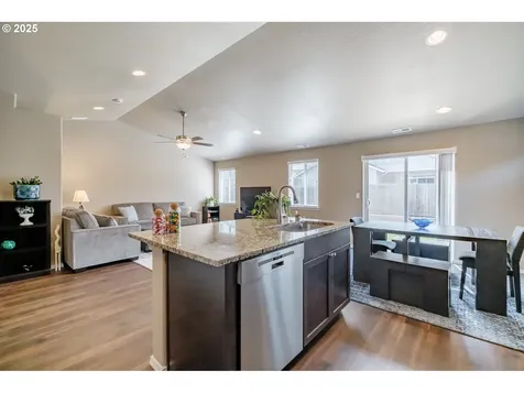 579 SE Vandenbosch Street Dallas OR 97338