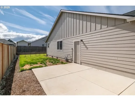 579 SE Vandenbosch Street Dallas OR 97338