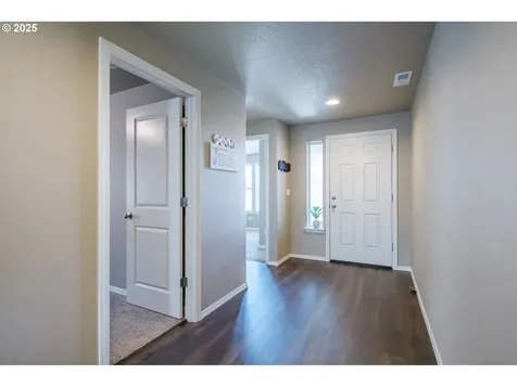 579 SE Vandenbosch Street Dallas OR 97338