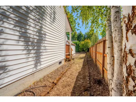 935 NW Birch Street Mcminnville OR 97128