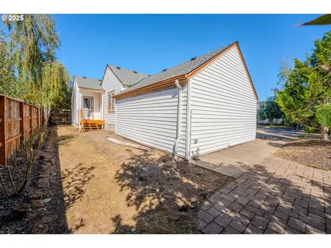 935 NW Birch Street Mcminnville OR 97128