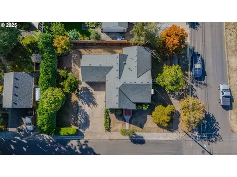 935 NW Birch Street Mcminnville OR 97128