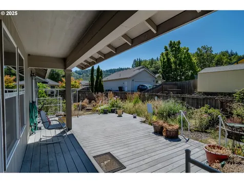 2409 SE Chinaberry Avenue Roseburg OR 97470