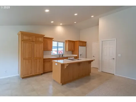 2409 SE Chinaberry Avenue Roseburg OR 97470