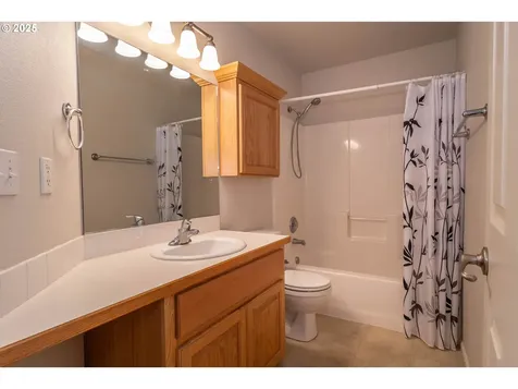 2409 SE Chinaberry Avenue Roseburg OR 97470