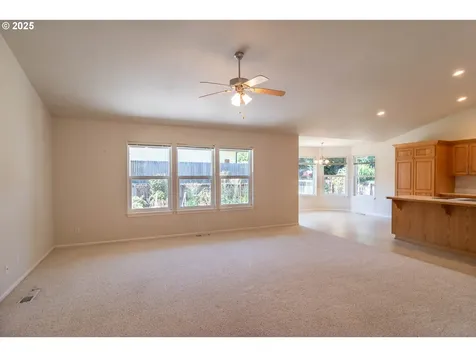 2409 SE Chinaberry Avenue Roseburg OR 97470
