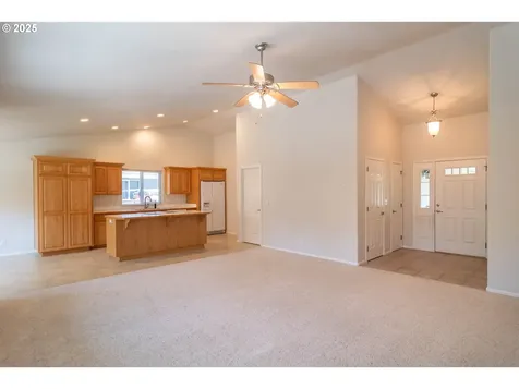 2409 SE Chinaberry Avenue Roseburg OR 97470