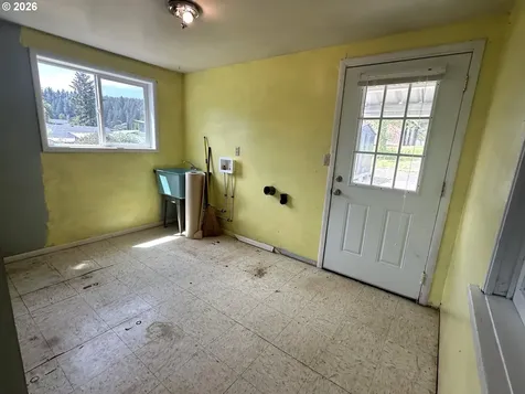 11792 Orchard Avenue Mapleton OR 97453