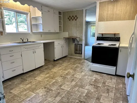 11792 Orchard Avenue Mapleton OR 97453