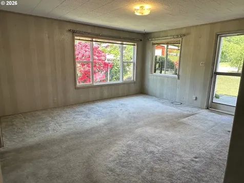 11792 Orchard Avenue Mapleton OR 97453