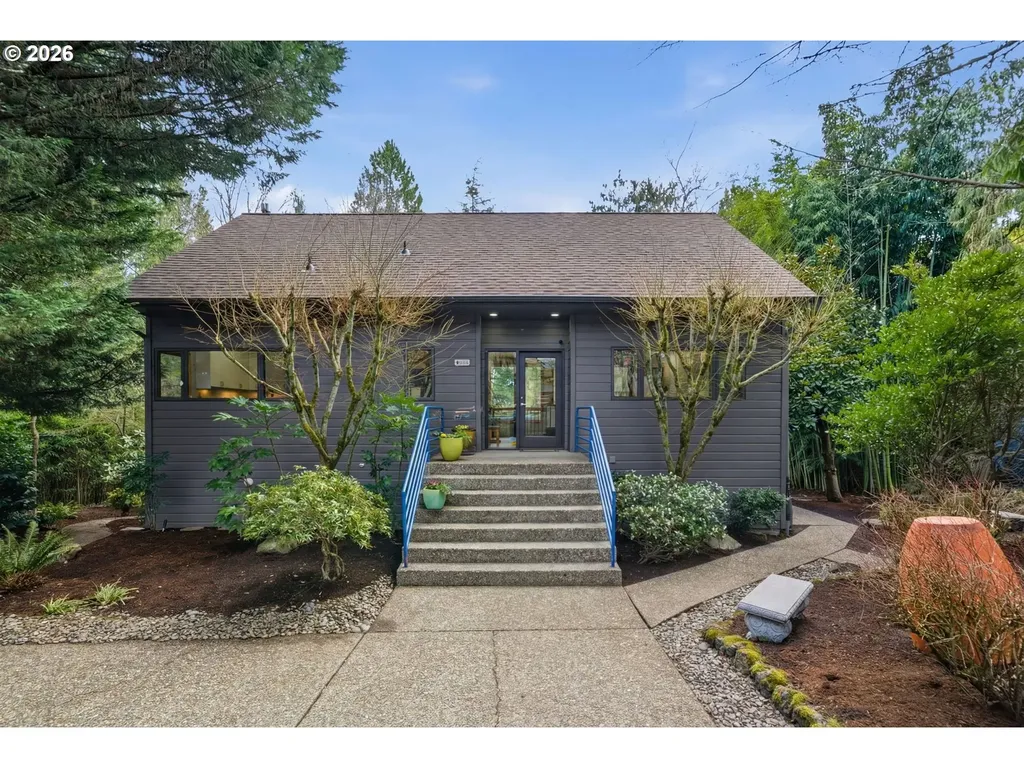 8709 SW 11th Avenue Portland OR 97219
