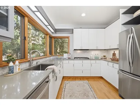 8709 SW 11th Avenue Portland OR 97219