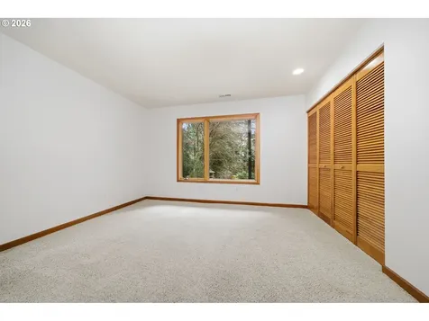 8709 SW 11th Avenue Portland OR 97219