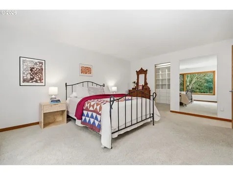 8709 SW 11th Avenue Portland OR 97219