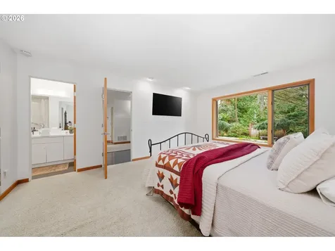 8709 SW 11th Avenue Portland OR 97219