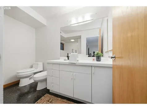 8709 SW 11th Avenue Portland OR 97219