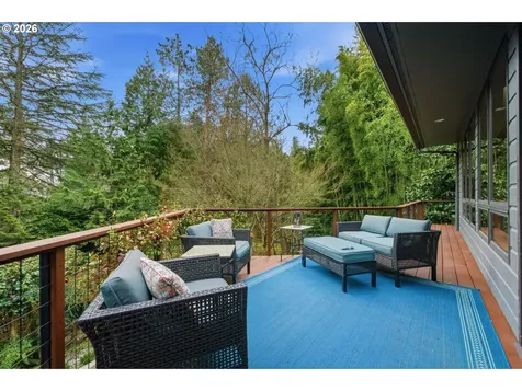 8709 SW 11th Avenue Portland OR 97219