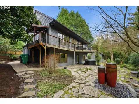 8709 SW 11th Avenue Portland OR 97219