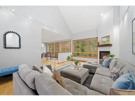 8709 SW 11th Avenue Portland OR 97219