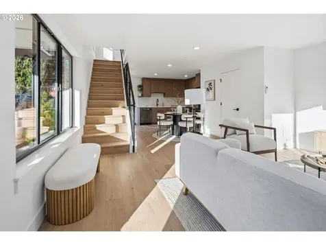 247 E Avenue Lake Oswego OR 97034