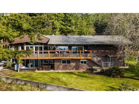 94532 Golf Course Lane North Bend OR 97459
