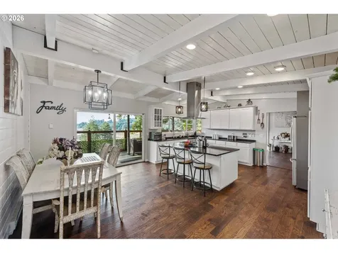 94532 Golf Course Lane North Bend OR 97459