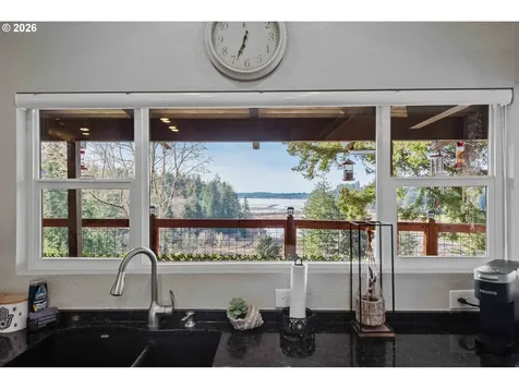 94532 Golf Course Lane North Bend OR 97459