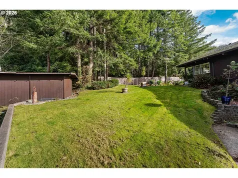 94532 Golf Course Lane North Bend OR 97459