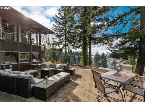 94532 Golf Course Lane North Bend OR 97459