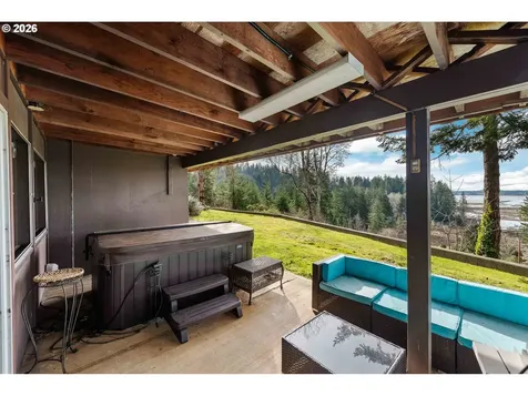 94532 Golf Course Lane North Bend OR 97459