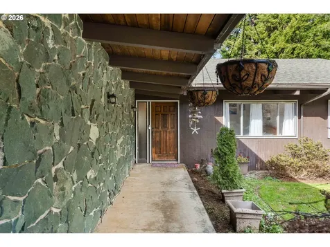 94532 Golf Course Lane North Bend OR 97459