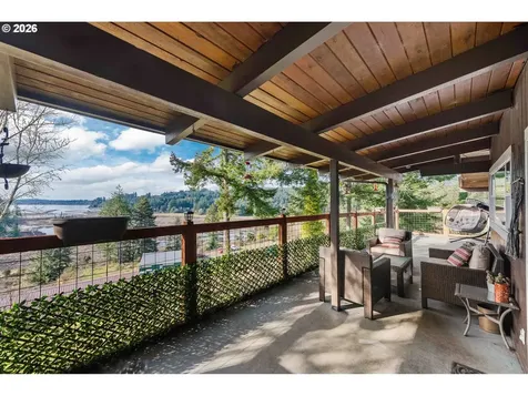 94532 Golf Course Lane North Bend OR 97459