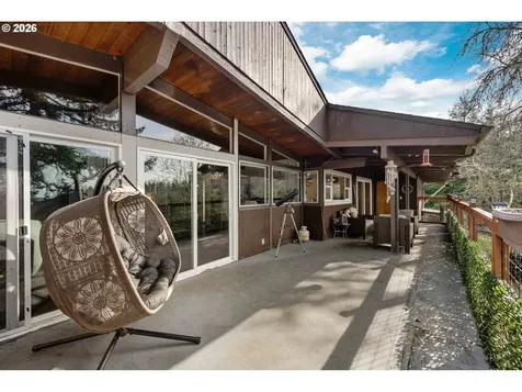 94532 Golf Course Lane North Bend OR 97459