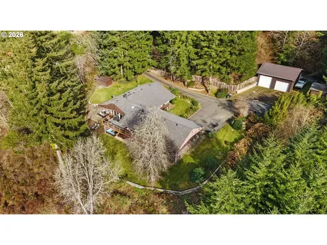 94532 Golf Course Lane North Bend OR 97459