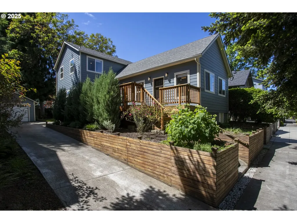 3817 NE 11th Avenue Portland OR 97212
