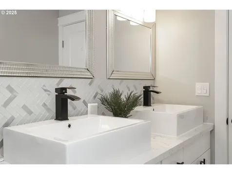 3817 NE 11th Avenue Portland OR 97212