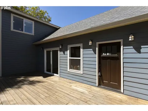 3817 NE 11th Avenue Portland OR 97212