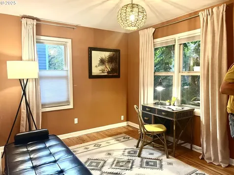 5618 SE Pine Street Portland OR 97215