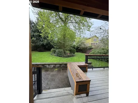5618 SE Pine Street Portland OR 97215