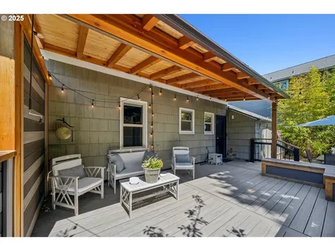 5618 SE Pine Street Portland OR 97215