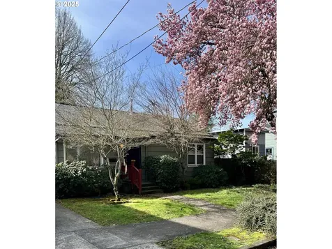 5618 SE Pine Street Portland OR 97215