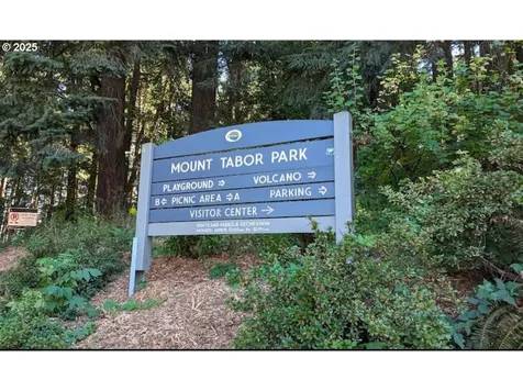 5618 SE Pine Street Portland OR 97215