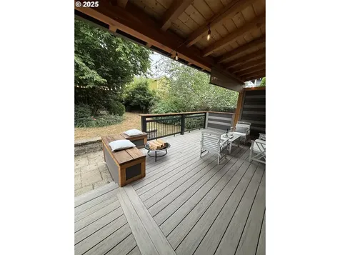 5618 SE Pine Street Portland OR 97215